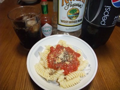 パスタとコークハイ