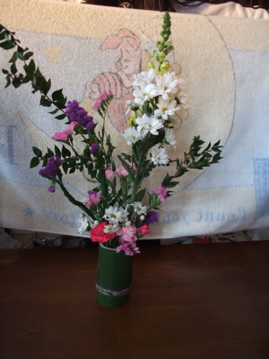 子供達と花をいけてみました。